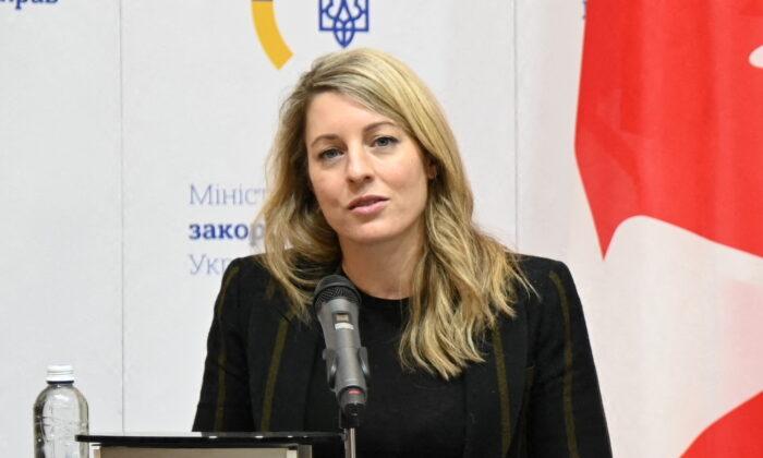 Canada Withdrawing Diplomats' Families From Ukraine