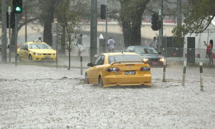 Melbourne Braces for Dangerous Thunderstorms; Authorities Exercise Caution