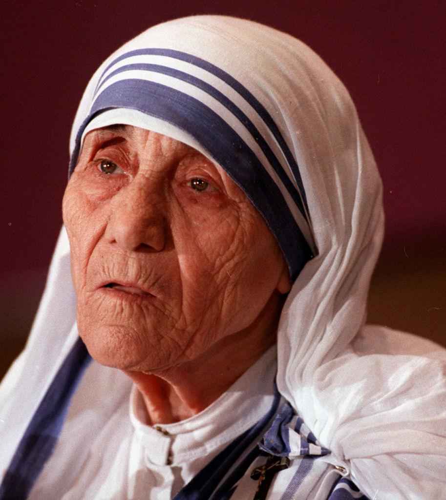 Mother Teresa speaks at a press conference in Washington on June 13, 1986 about her work with children, lepers, and AIDS victims. (DON PREISLER/AFP via Getty Images)