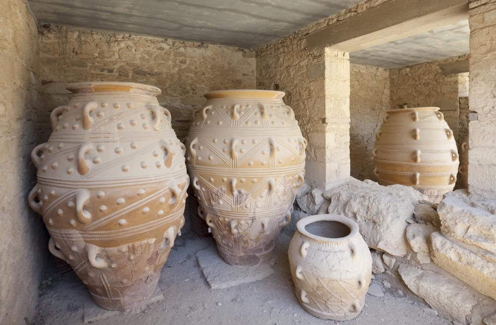 Storage jars, or "pithoi," used to hold dry or wet consummable items. (zz1969/Shutterstock)