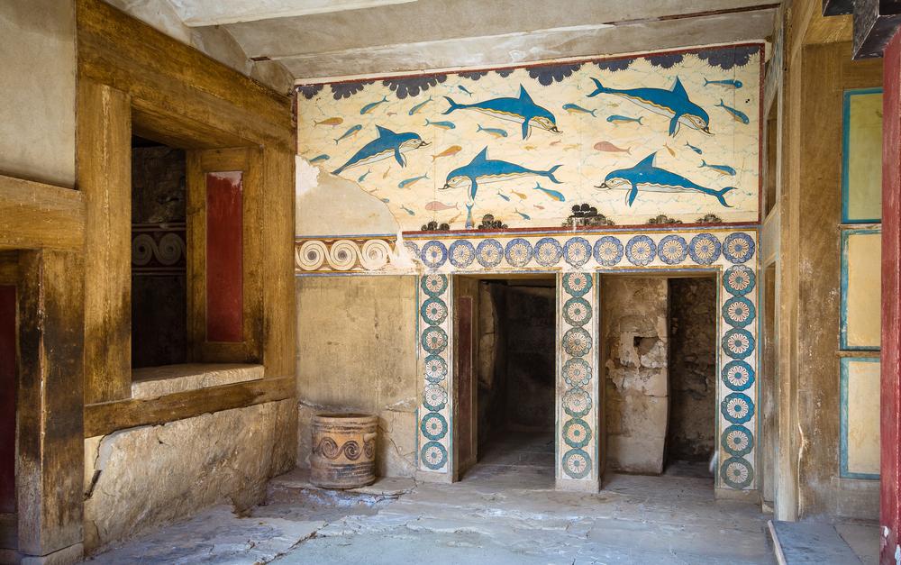 A fresco of dolphins, located in the Bath Hall. (Georgios Tsichlis/Shutterstock)