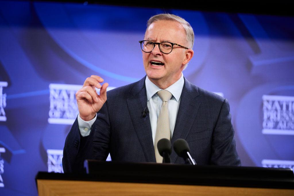 Australian Opposition Leader Pledges to Increase Wages Through Productivity Initiative