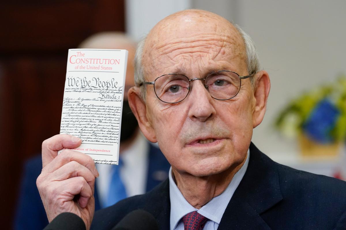 Supreme Court Justice Breyer Officially Announces Retirement