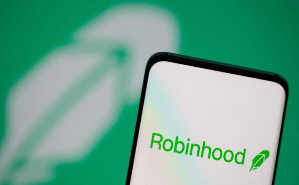 Robinhood's logo is seen on a smartphone in this illustration taken on July 2, 2021. (Dado Ruvic/Illustration/Reuters)