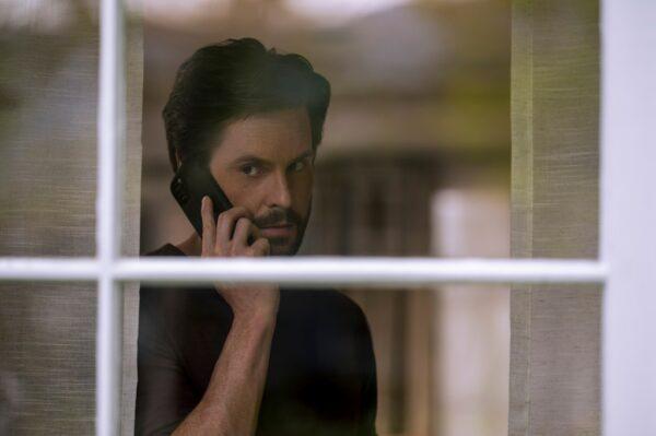 Tom Riley as Neil in an episode of “The Woman in the House Across the Street From the Girl in the Window.” (Colleen E. Hayes/Netflix)