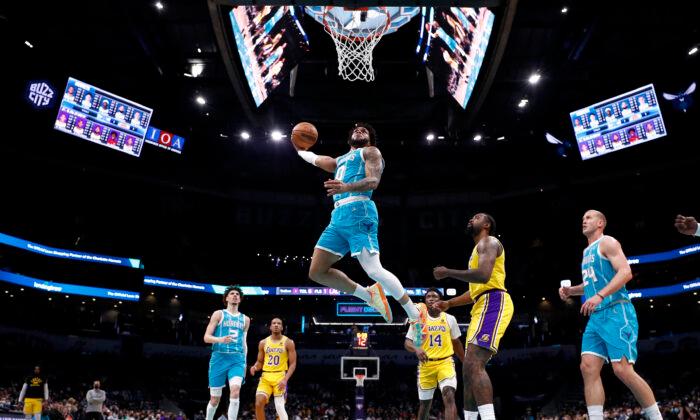 NBA: Hornets Hold Off Injured Lakers and Westbrook 117–114