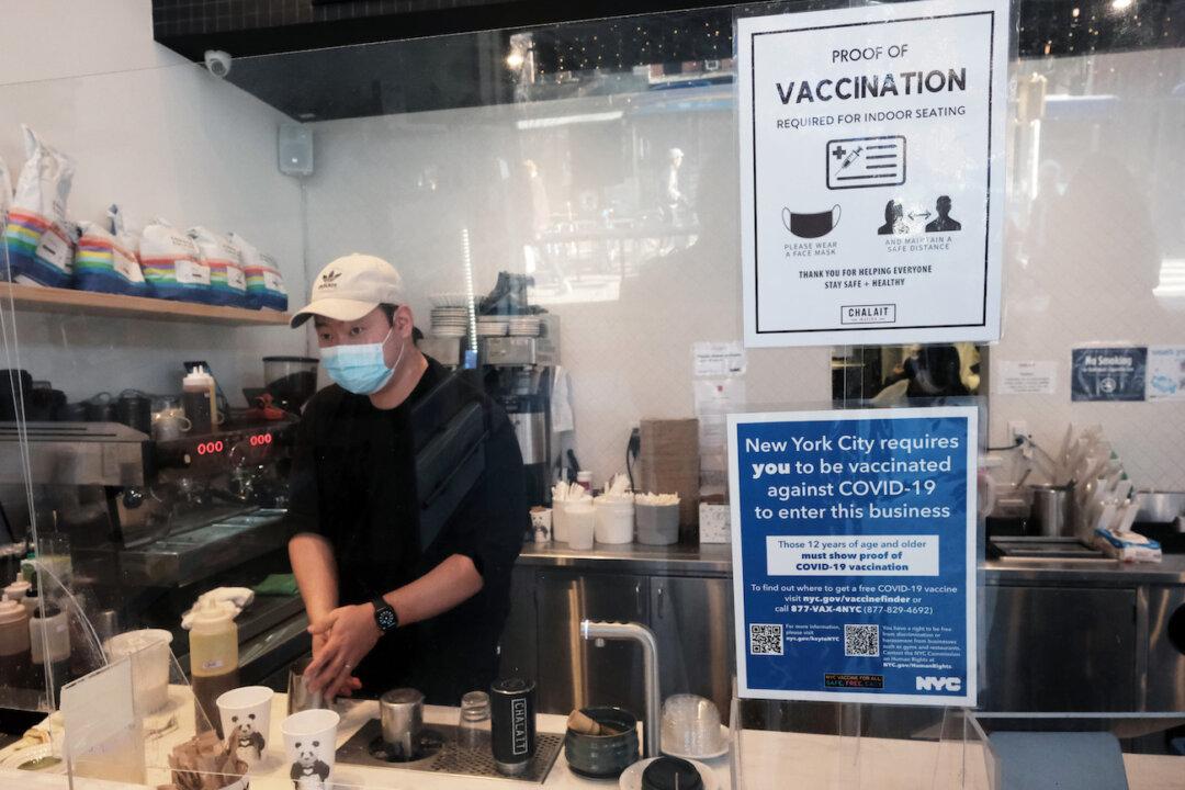 New York Governor Extends Mask Mandate