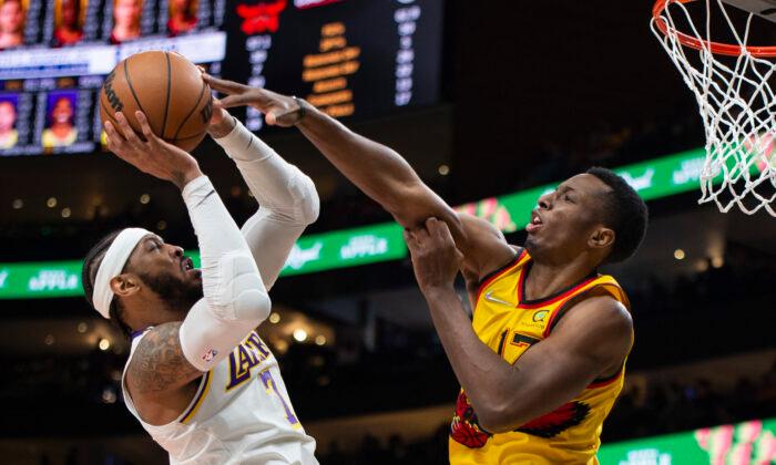 Young’s 36 Points Help Streaking Hawks Top Lakers 129–121