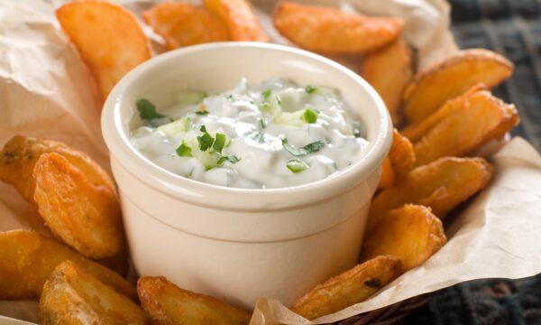 Roasted garlic adds rich flavor this creamy dip. (Wiktory/Shutterstock)