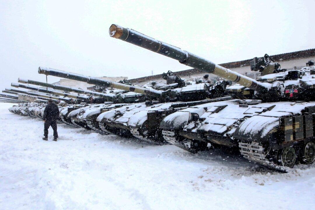 Ukraine Announces Plan to Boost Army, Europeans Rally Behind Zelenskiy