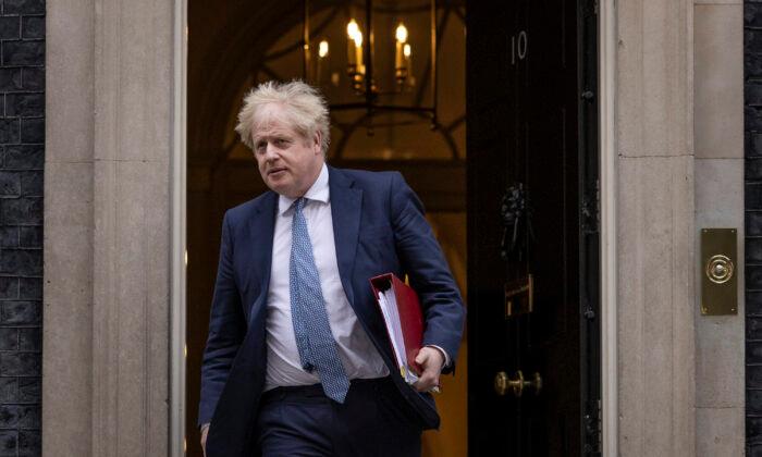 UK’s Johnson Faces ‘Inevitable’ Vote of No Confidence: Senior Conservative