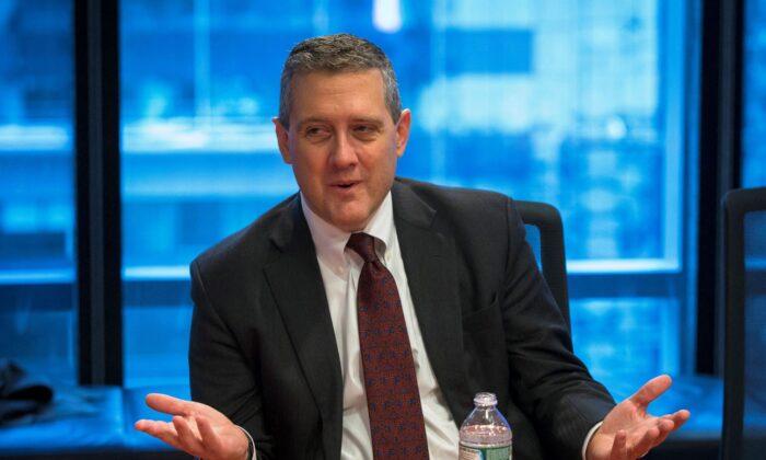 Fed’s Bullard Sees Three Successive Hikes to Start Policy Tightening
