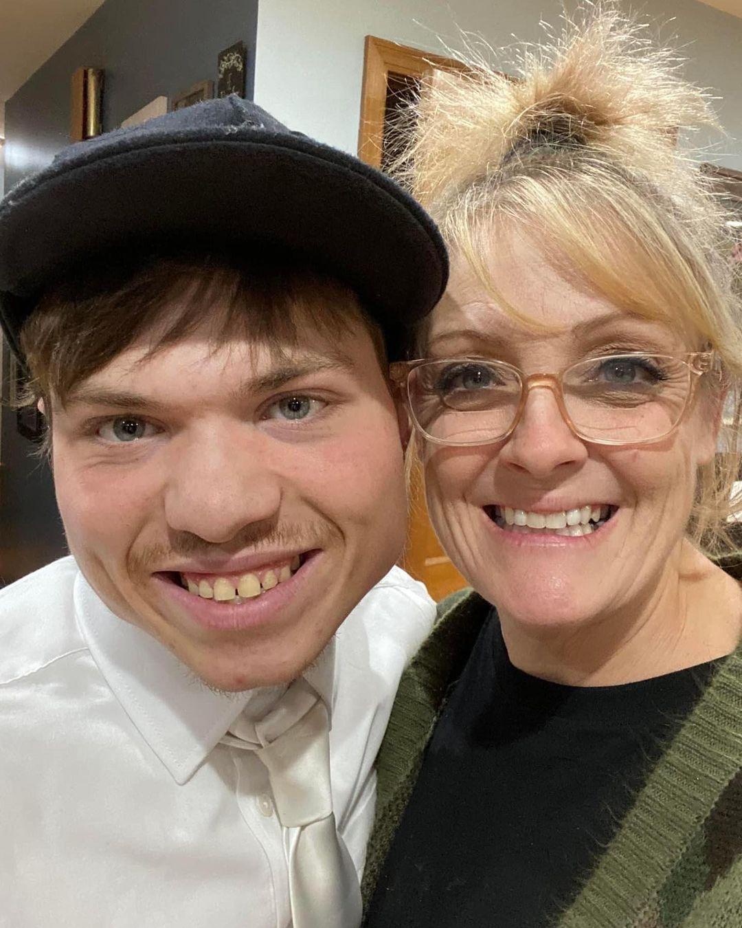 Joshua with his mother, Heather. (Courtesy of <a href="https://www.instagram.com/justthebells10/">Heather Bell</a>)