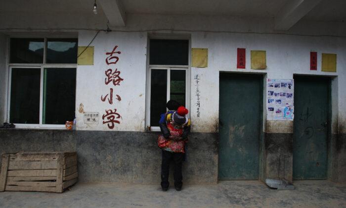 Video of Mentally Ill Mother of 8 Chained in Hut Sparks Outrage in China