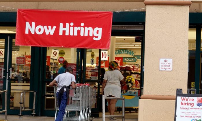 Unemployment Claims Drop for 3rd Straight Week, Pointing to More Labor Market Tightening