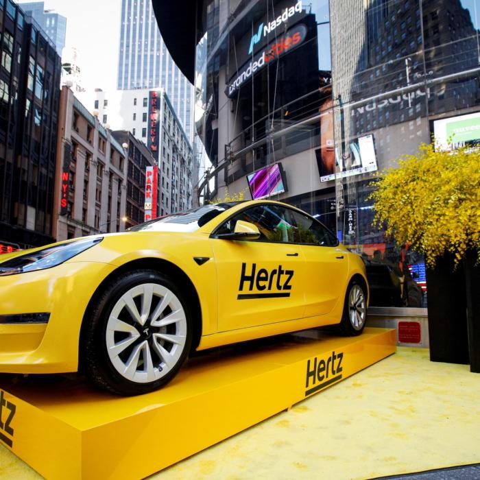 Hertz CEO to Step Down Following Failed Bet on Electric Vehicles