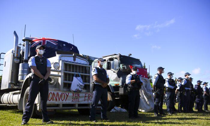 Police Move-On Australians Protesting in Solidarity With Truck Convoy to Ottawa