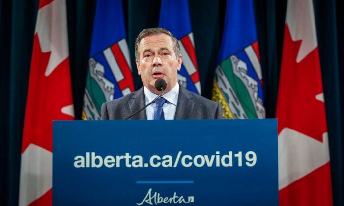 Alberta to End Vaccine Passport, While Ontario Reassessing Mandates