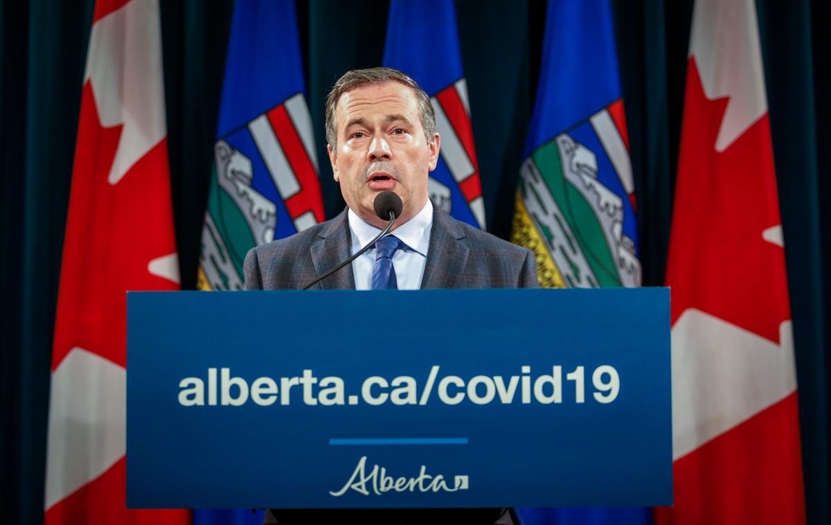 Alberta to End Vaccine Passport, While Ontario Reassessing Mandates