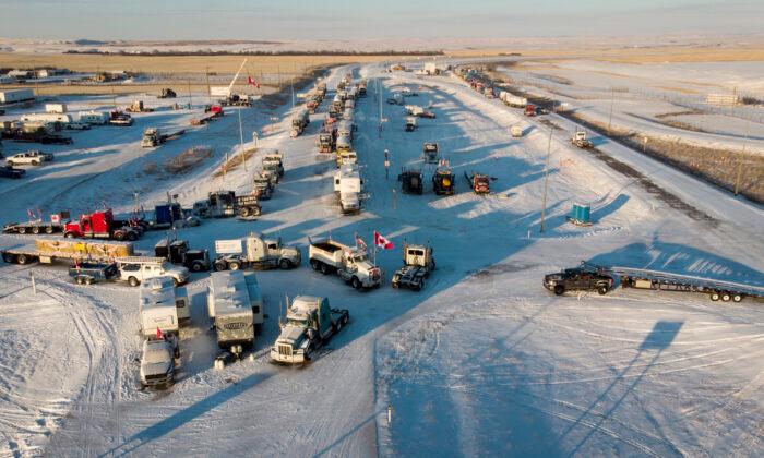 Blockade at Coutts Border Crossing in Alberta Continues After Organizers Reverse Course