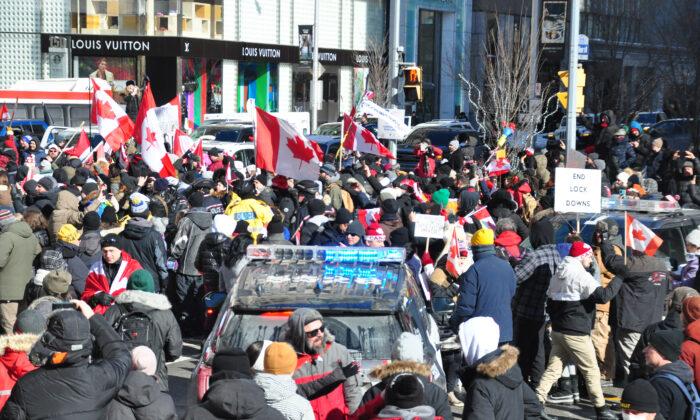Thousands Protest in Toronto Against COVID Mandates and Lockdowns