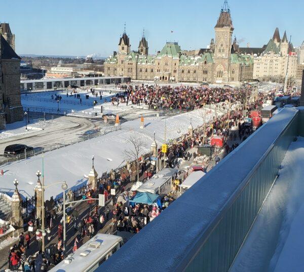 Protesters gather on Parliament Hill in Ottawa to demonstrate against COVID-19 mandates and restrictions on Feb. 5, 2022. (Limin Zhou/The Epoch Times)