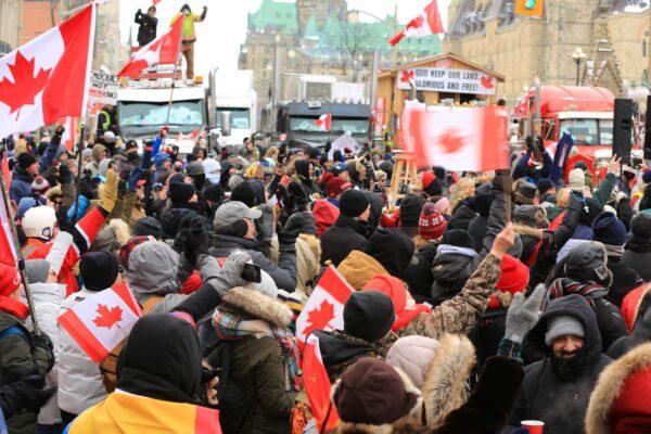 Protesters demonstrate against COVID-19 mandates and restrictions in Ottawa, on Feb. 6, 2022. (Jonathan Ren/The Epoch Times)