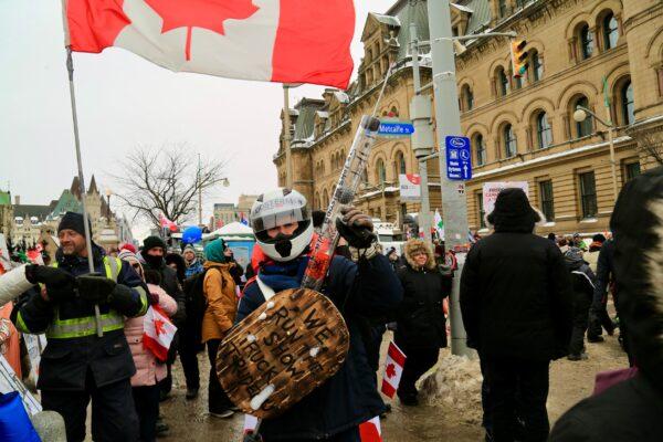 Protesters demonstrate against COVID-19 mandates and restrictions in Ottawa on Feb. 6, 2022. (Jonathan Ren/The Epoch Times)