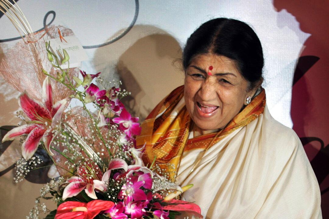 Lata Mangeshkar, Legendary Indian Singer, Dies at 92