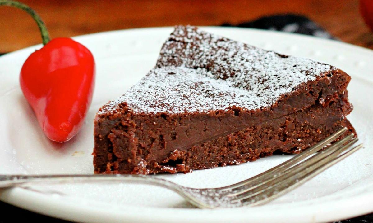 Spice Up Valentine’s Day With a Luscious Cake