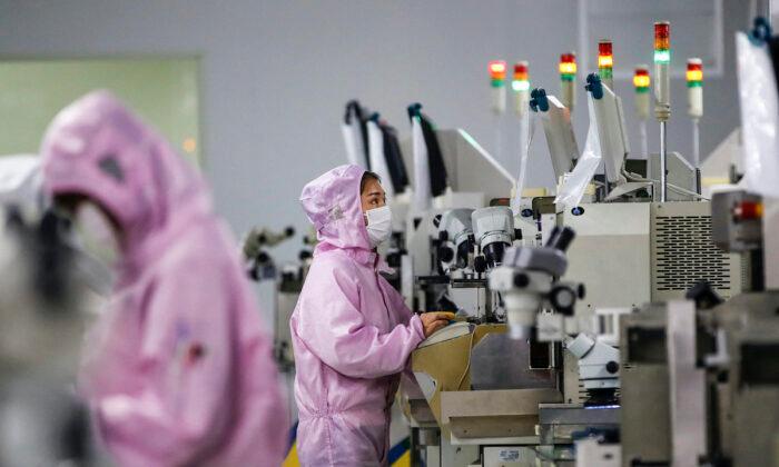 China Loses More in US-China Technology Decoupling, Peking University Report Reveals