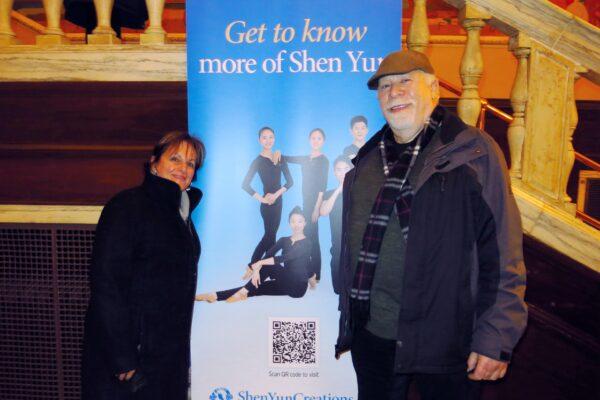 Pianist Moss Stanley (R) at Shen Yun in Cleveland, Ohio on Feb. 5, 2022. (Charlie Lu/The Epoch Times)