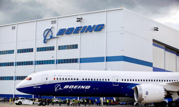 Boeing Deliveries Slip to 3-Month Low as Dreamliner Problems Weigh