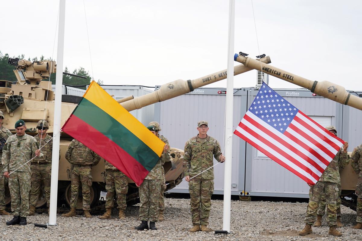 Lithuania Seeks Permanent US Troop Deployment in Face of Russian Build-Up