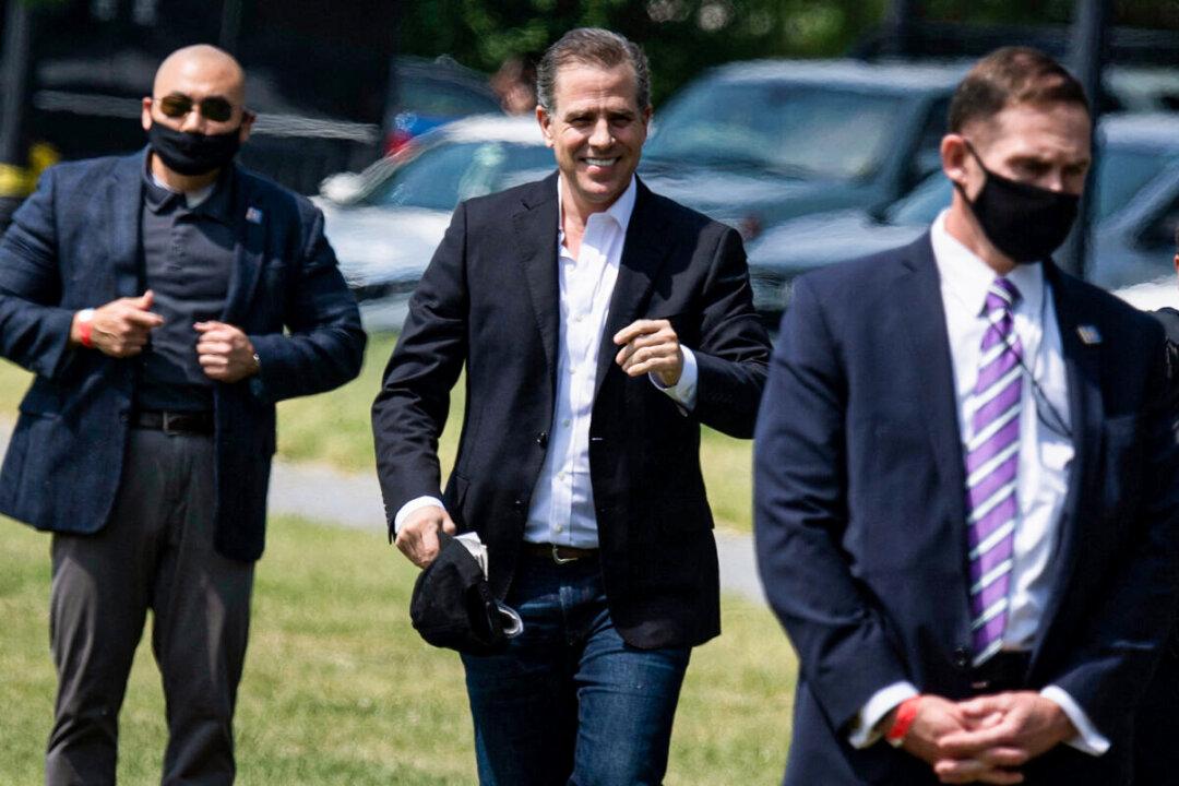Hunter Biden Used Burner Phone and Data Recovery Apps: Former US Secret Service Agent