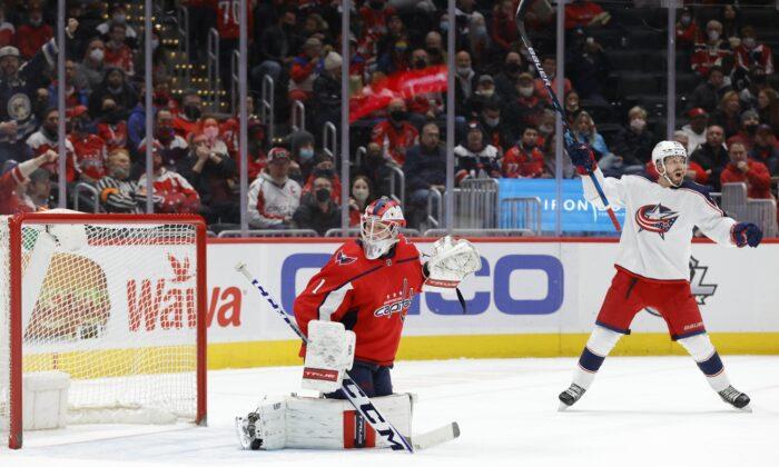 NHL Roundup: Jackets Score Late to Fend Off Capitals