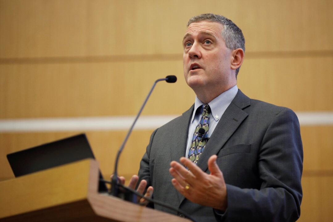 St. Louis Federal Reserve President Calls for a Quicker Hike in Interest Rates