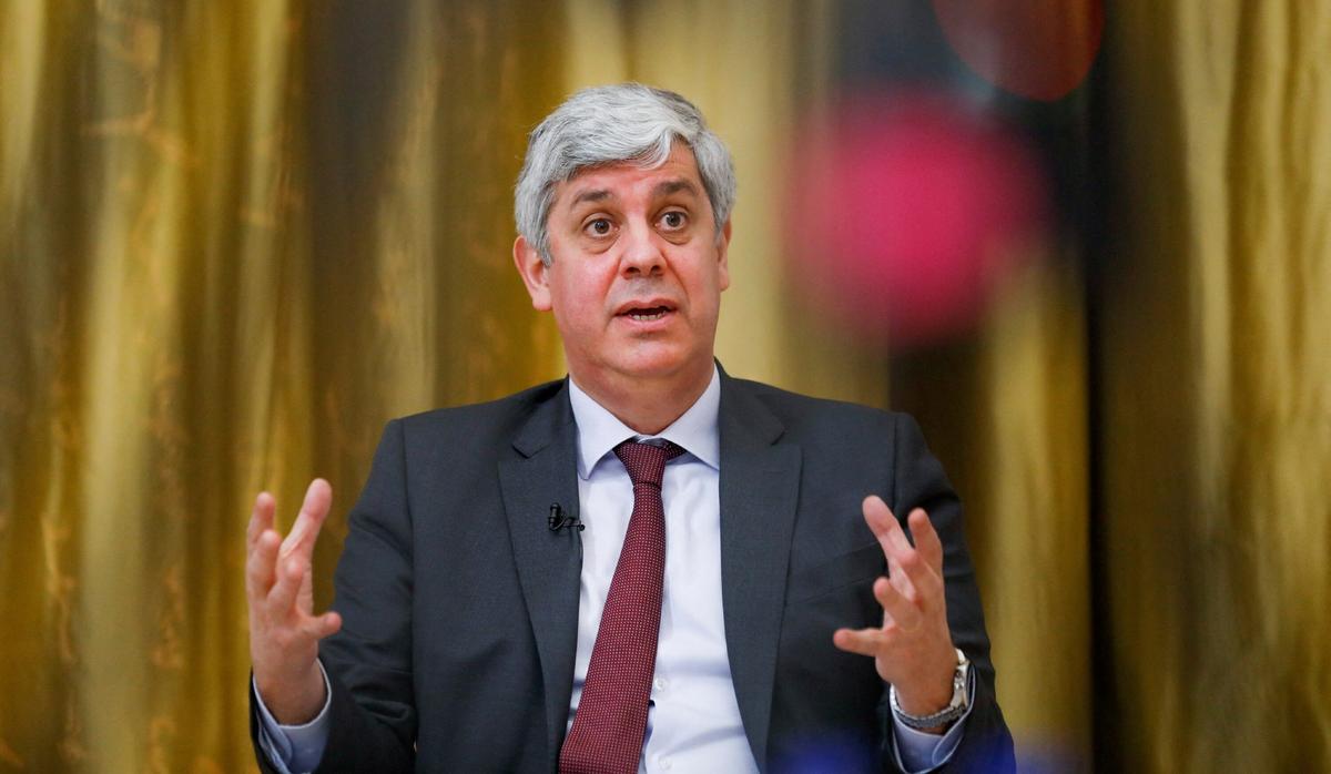 ECB Should Keep Steady Hand in Face of Shocks