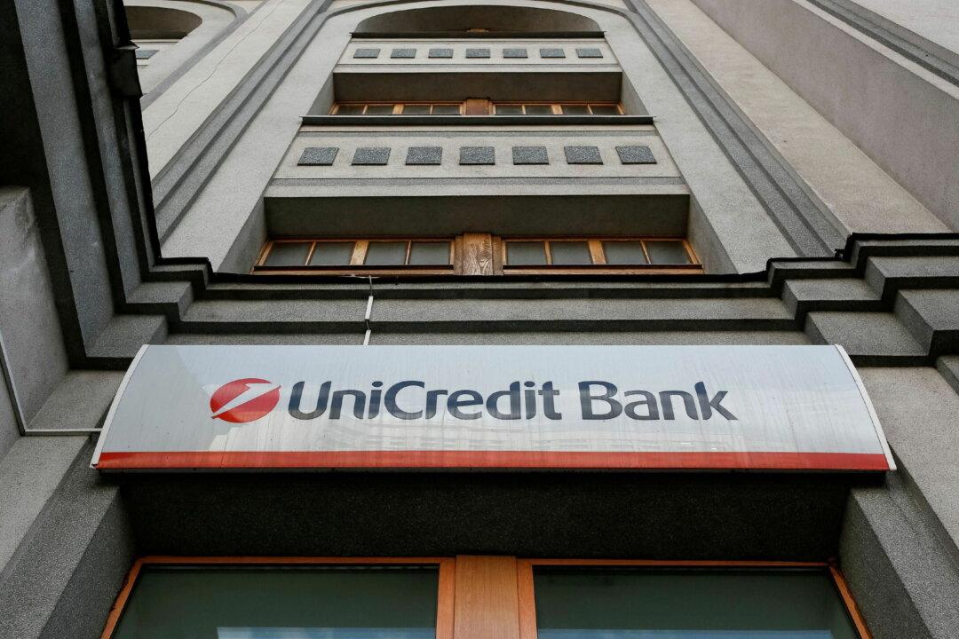 UniCredit Shares Open Down 8 Percent on Ukraine Crisis