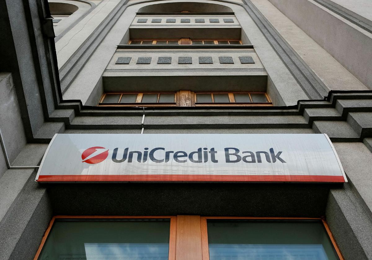 UniCredit Shares Open Down 8 Percent on Ukraine Crisis