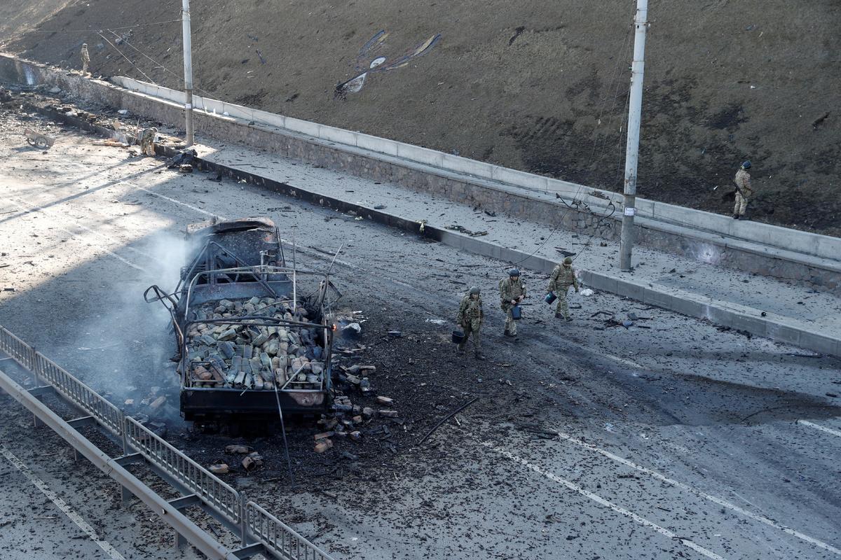 Internet in Ukraine Disrupted as Russian Troops Advance