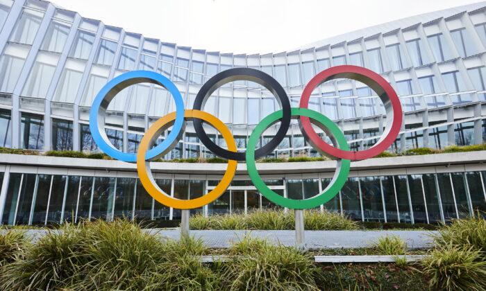 IOC Recommends Banning Russian, Belarusian Athletes From International Events