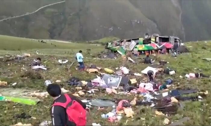 20 Dead and 33 Injured in Bus Crash in Peru