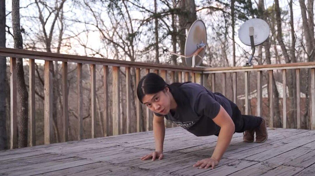 Bodyweight Isometrics Anyone Can Do for a Full Body Workout