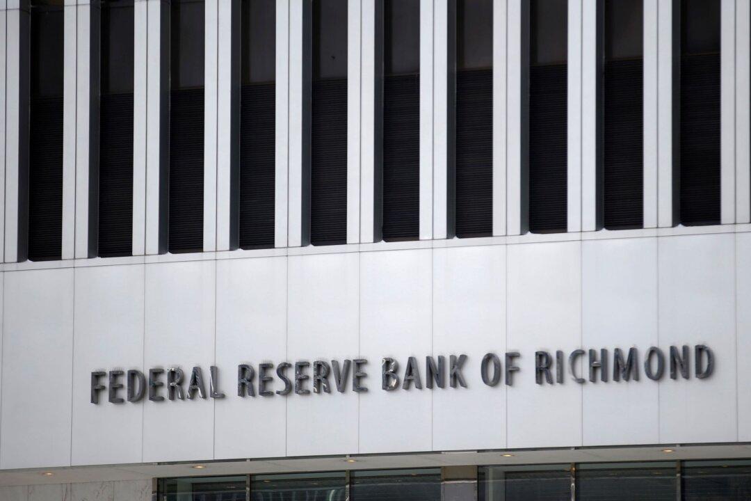 Fed’s Barkin: ‘I’d Have to Be Convinced' of Need for Half-Point Rate Hike