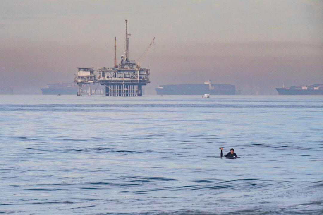 Oil Pipeline Responsible for Huntington Beach Spill Resumes Usage