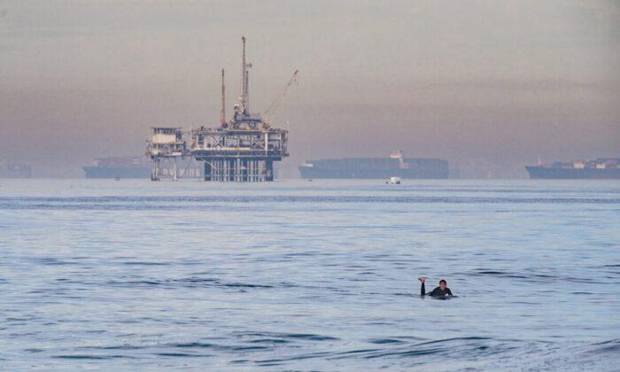 Oil Pipeline Responsible for Huntington Beach Spill Resumes Usage