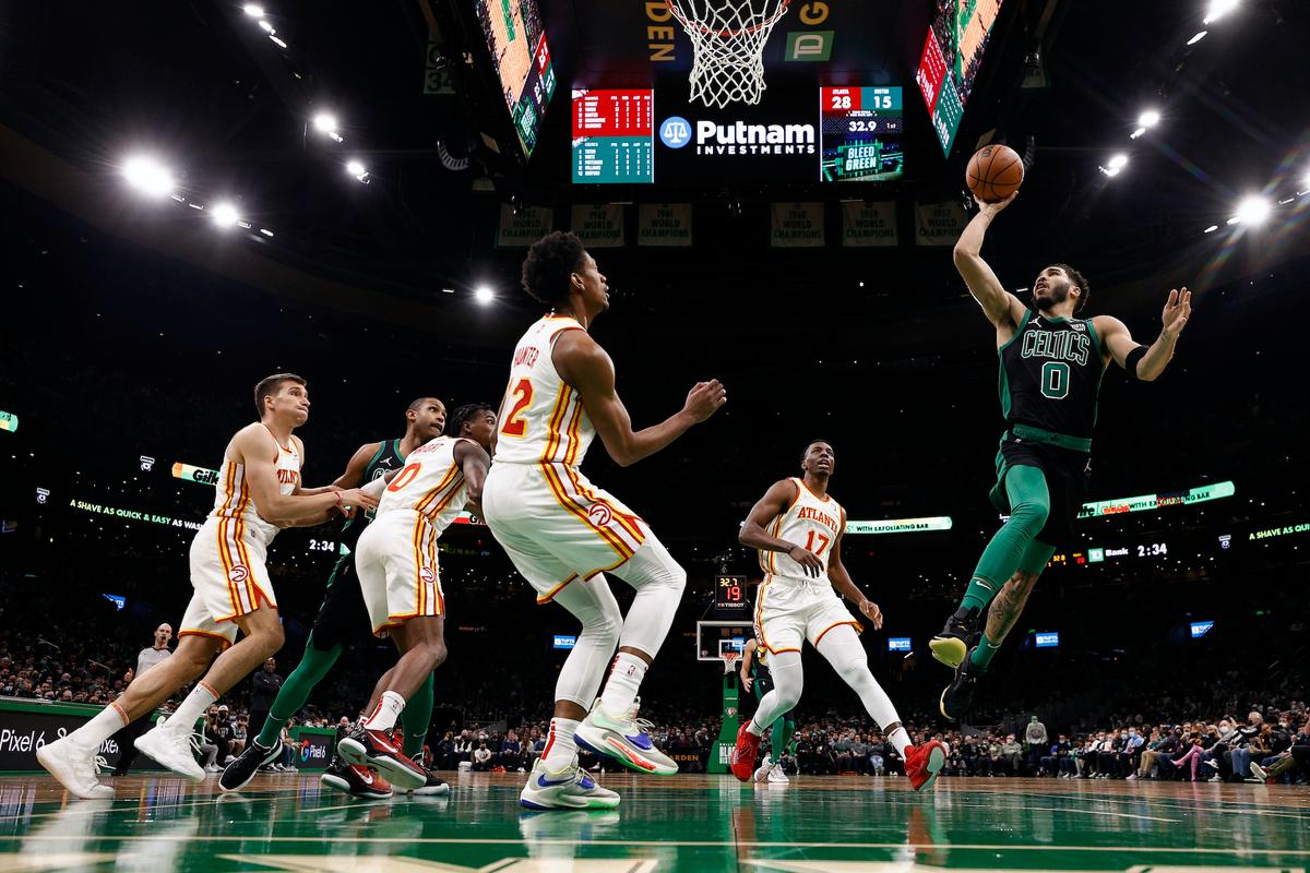 Tatum Scores 38, Celtics Rally Past Hawks for 8th Win in Row