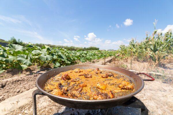 Paella was originally prepared by field workers with ingredients they had on hand from the farm. (Visit Valencía)