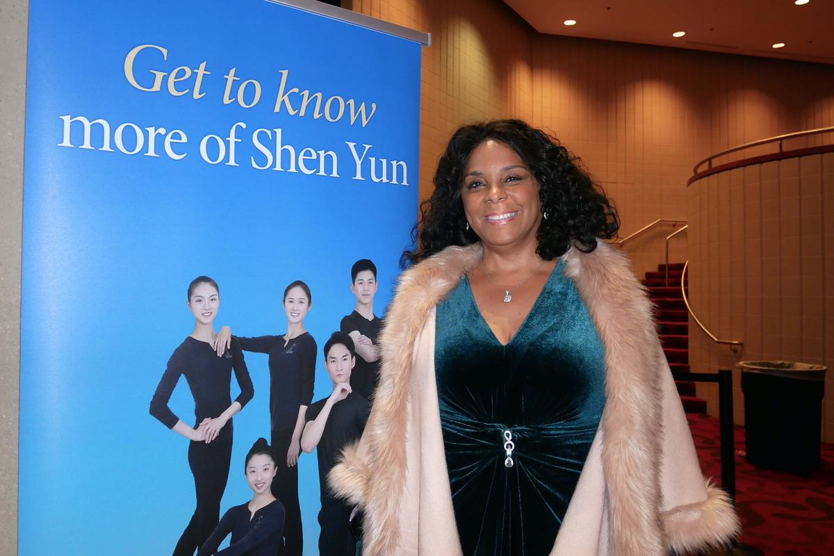 ‘It’s Time for Us to Get Together,’ Says Financial Planner at Shen Yun